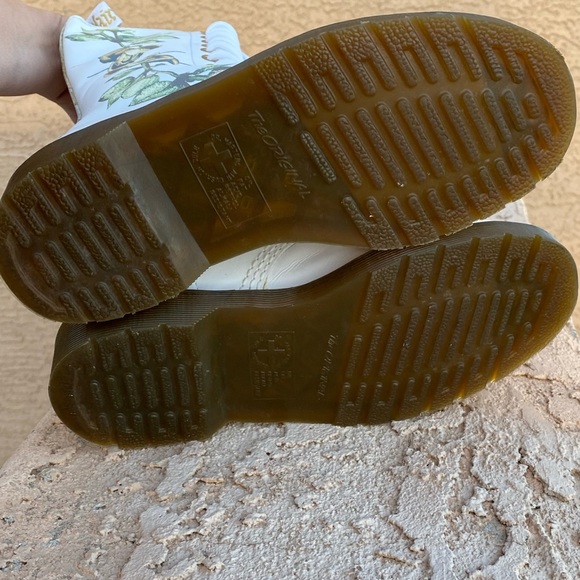 SOLD SOLD Dr Martens LE White Leather boot - Picture 6 of 12